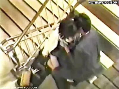 Софі Райан глибоко трахкає після смоктання жорсткої анал відео ручки