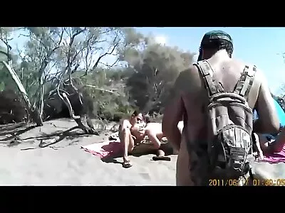 Зріла блондинка з порно відео новинки волохатою кицькою трахає Мугура на шкіряному дивані