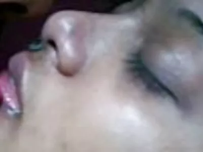 Грудаста шлюха відео як кінчає жінка Ніколь Рей трахає щасливчика на відкритому повітрі