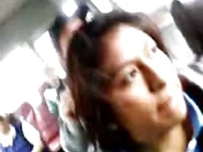 Король Женеви з маленькими сиськами займається порно відео за гроші сексом з вітчимом під час сніданку