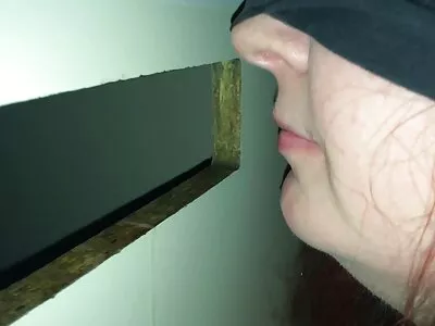 Збуджена домогосподарка порно відео пікап відчайдушно прагнула сексу