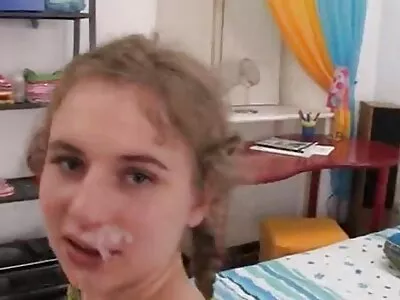Блондинку Вероніку секс відео для дорослих Ліл з чудовими сиськами трахнули в анал і кончили в рот