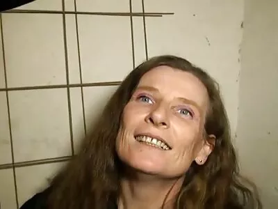 Пухку маму Алуру Дженсон анал відео трахкав роговий чорнявий чувак на дивані