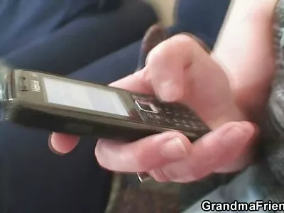 Чарівну красуню Скай Пірс порно відео студентів добре і правильно трахають