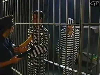 Красива дівчина катається на величезному порно з іграшками члені